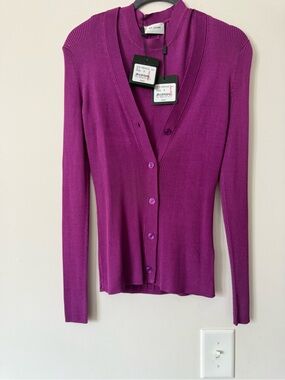 St. John Berry Ribbed V‑Neck Button Cardigan Set